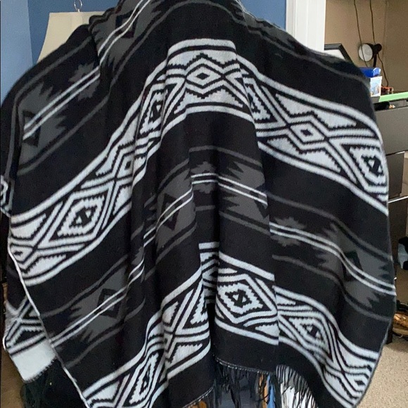 Ardene poncho - Picture 4 of 4